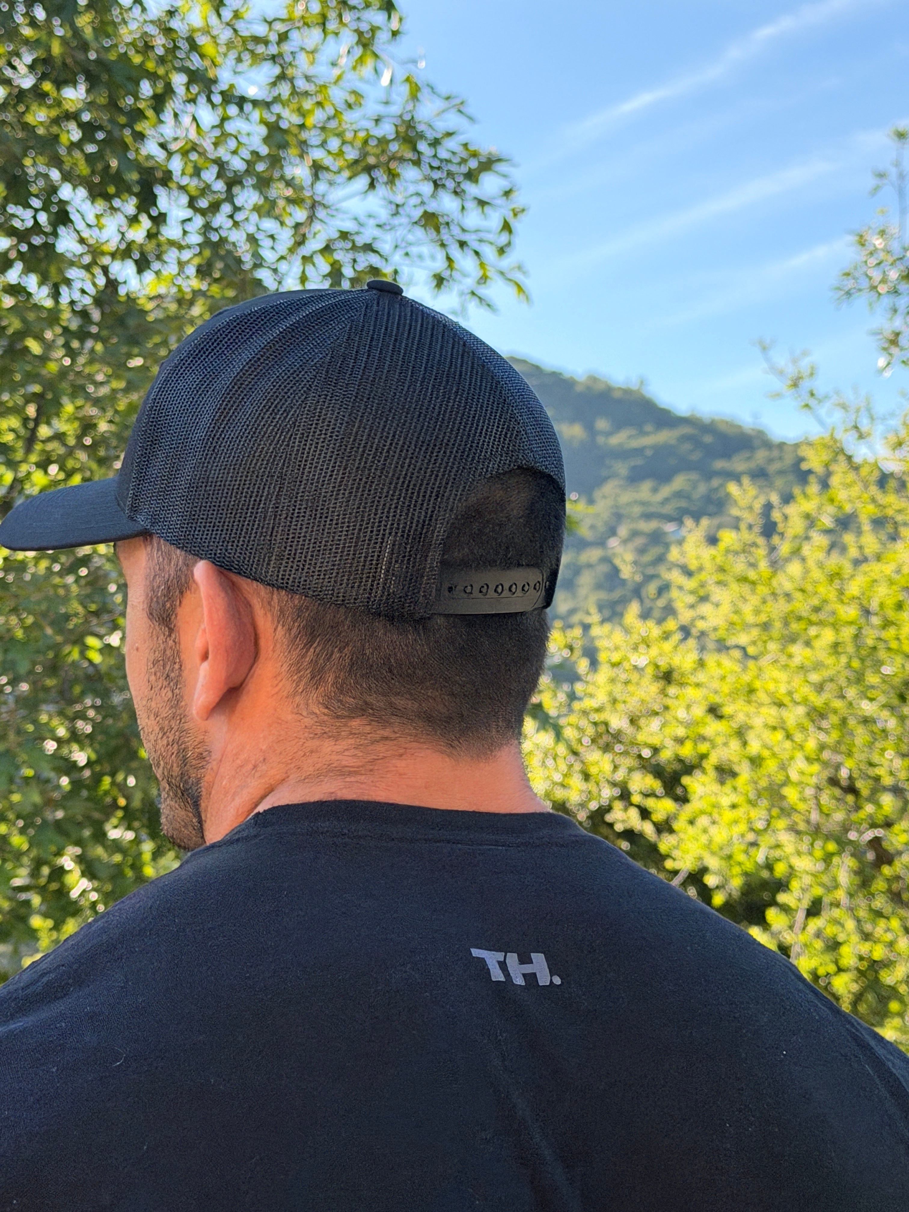 TRUCKER HAT / BLACK SAND