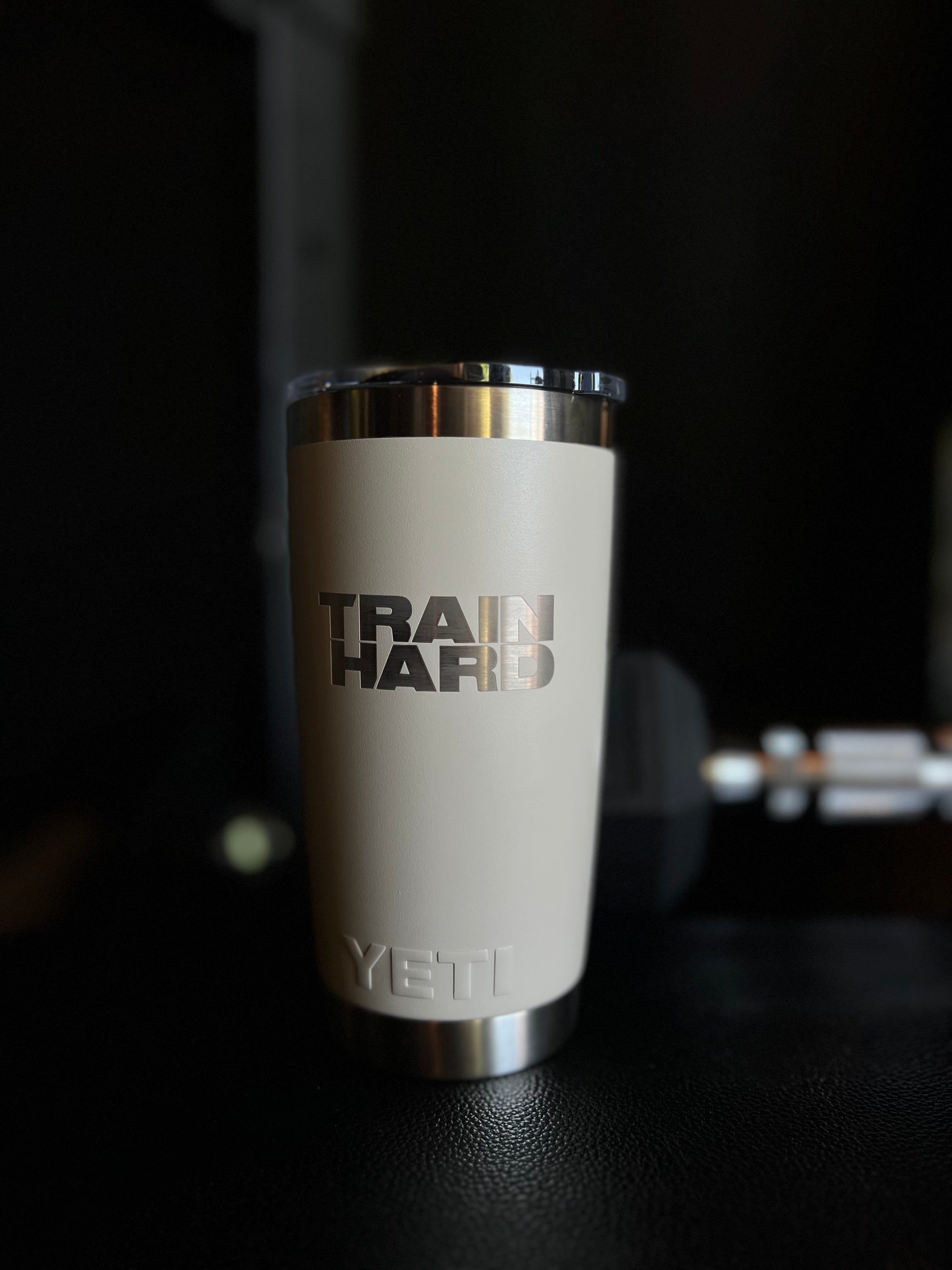 TRAIN HARD YETI Rambler® 20 oz