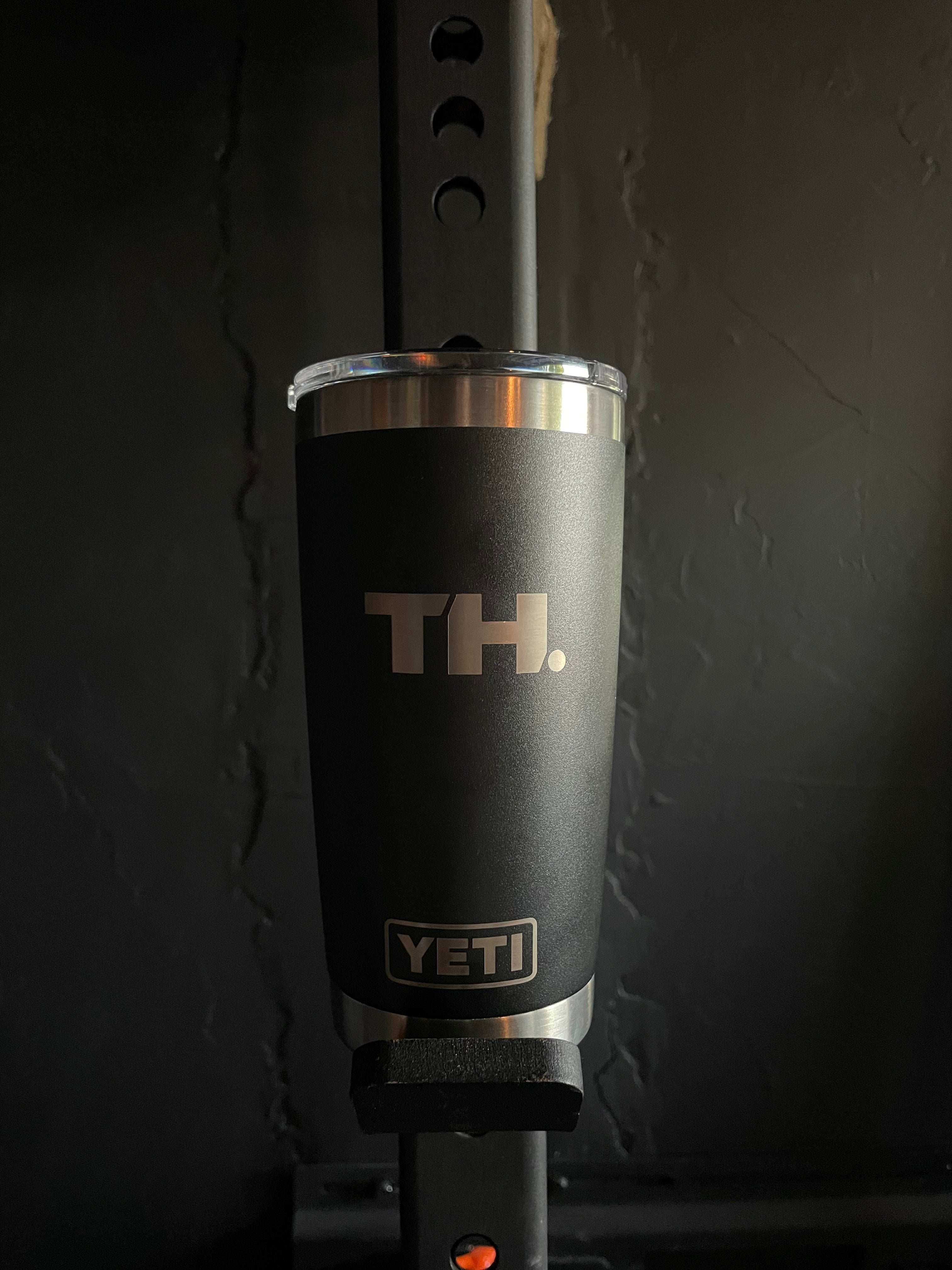 TRAIN HARD YETI Rambler® 20 oz