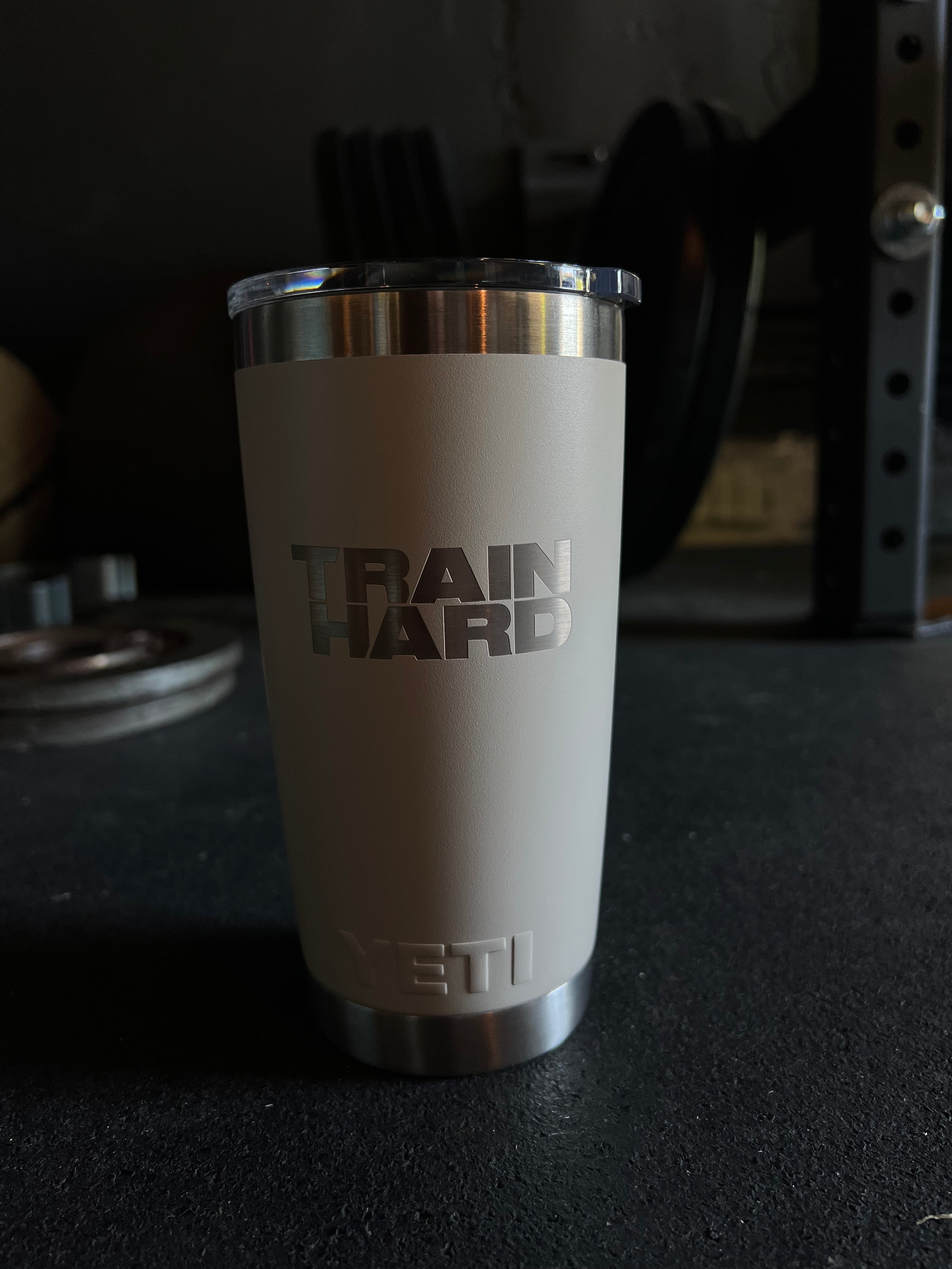 TRAIN HARD YETI Rambler® 20 oz